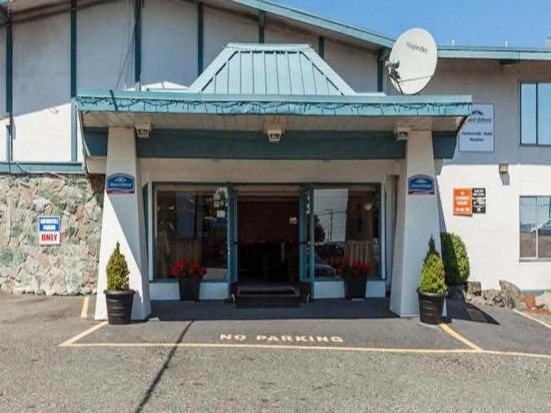 Howard Johnson By Wyndham Nanaimo Harbourside Bagian luar foto