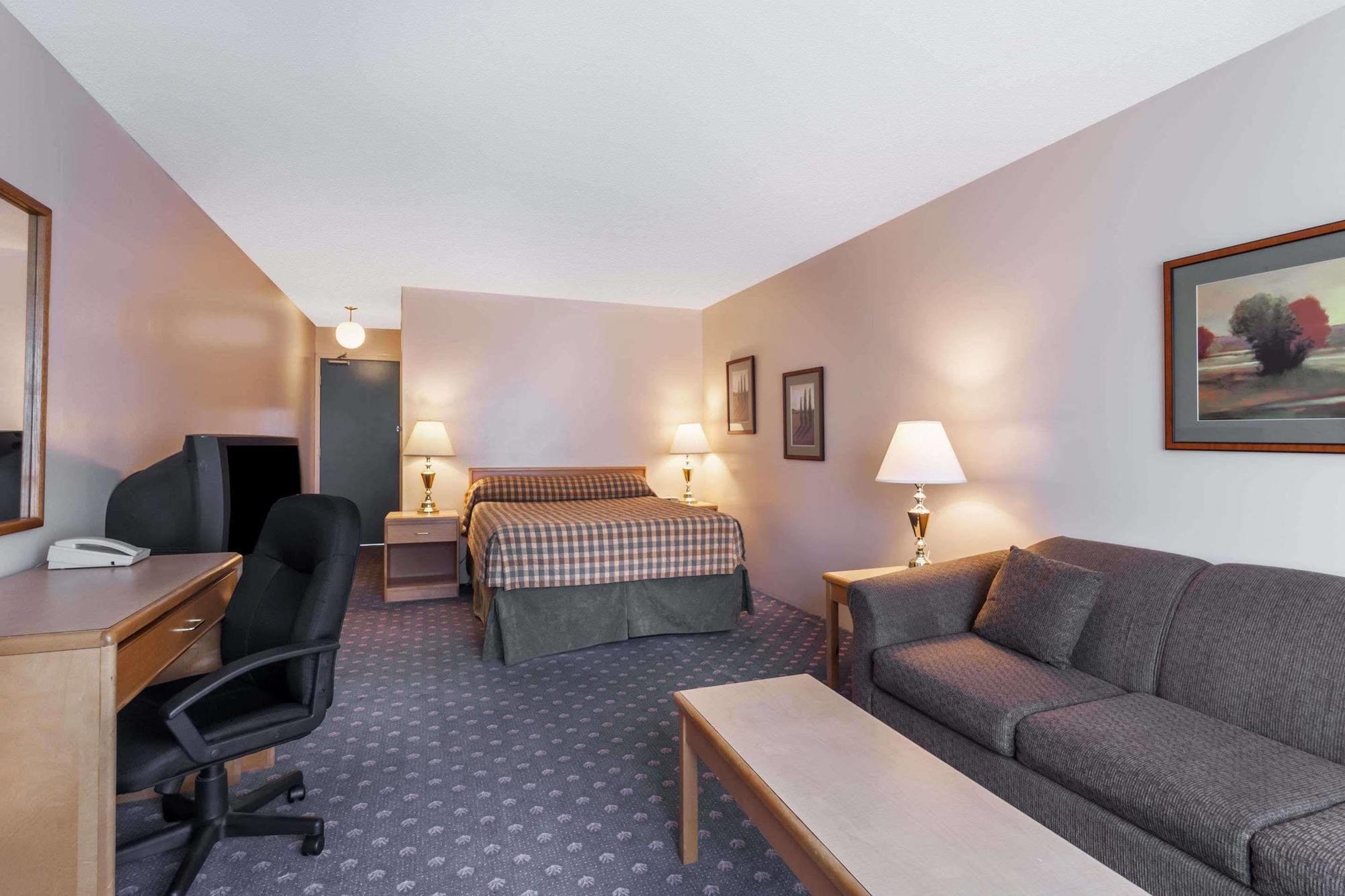 Howard Johnson By Wyndham Nanaimo Harbourside Bagian luar foto